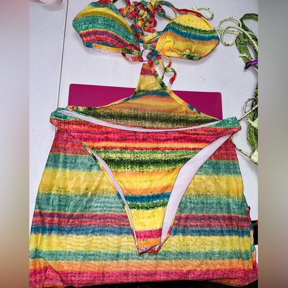 3 Piece Swim wear with attached cover up - Picture 3 of 3